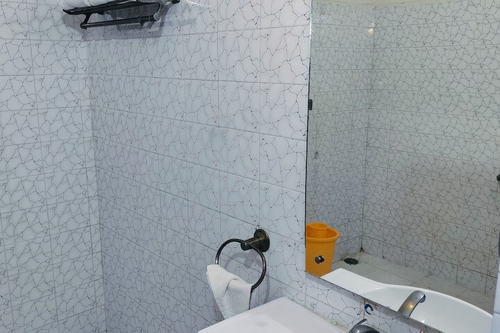 Room 14 of 38