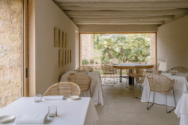 Dining 98 of 123