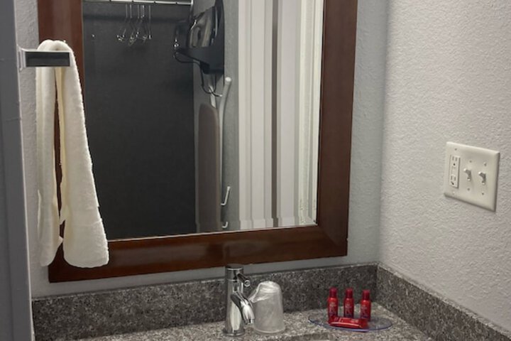 Bathroom sink