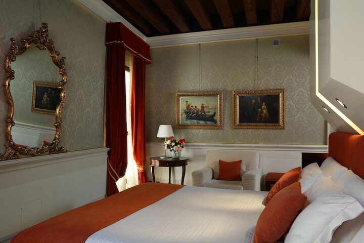 Room 225 of 290
