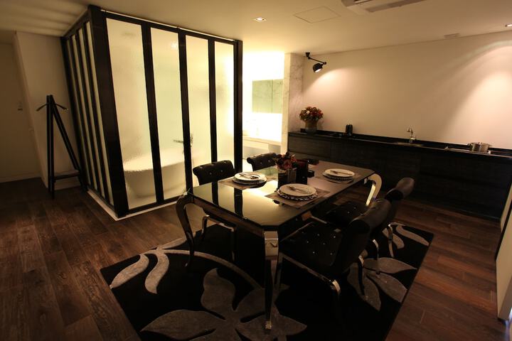 Room 21 of 51