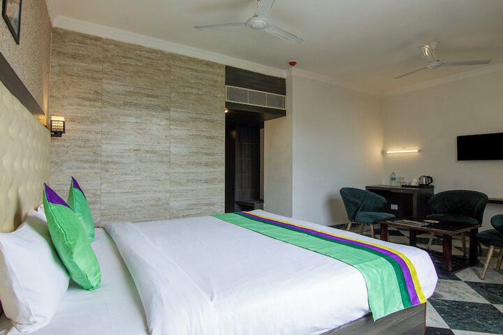 Room 19 of 29