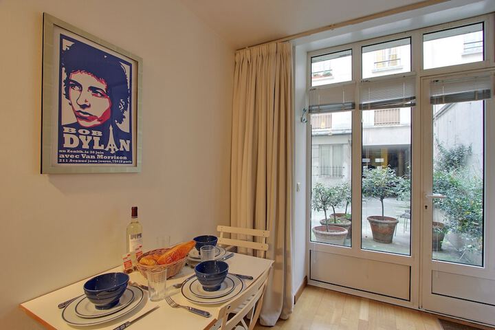 S09278 Studio With Patio for 3 People Grand Boulevards VR