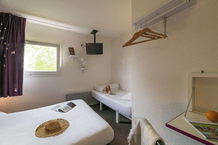 Room 10 of 48