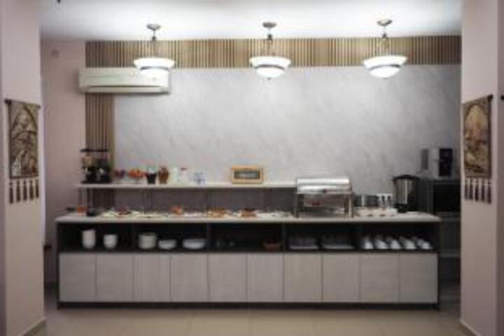 Dining 56 of 58
