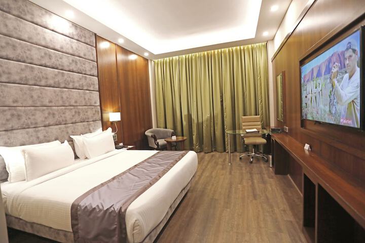 Room 8 of 60