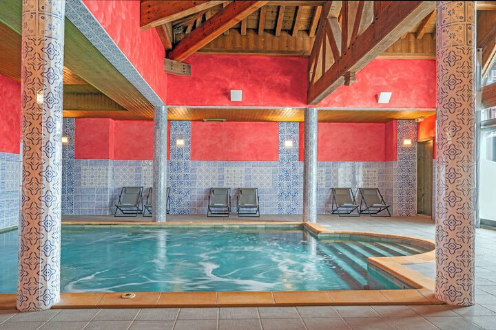 Hotel Pool