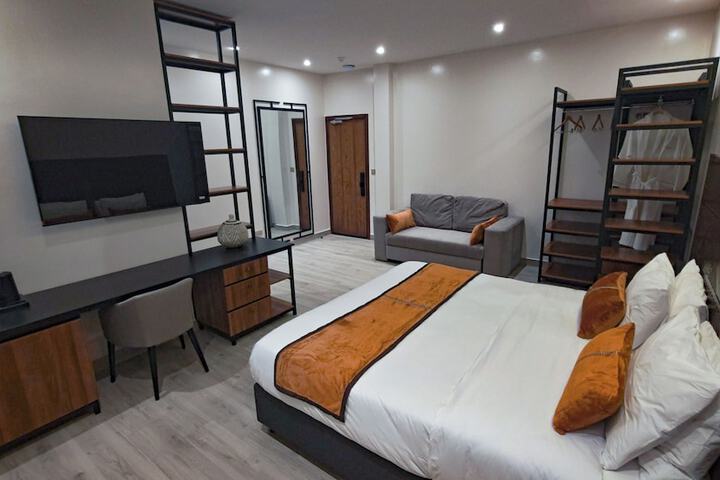 Room 46 of 106