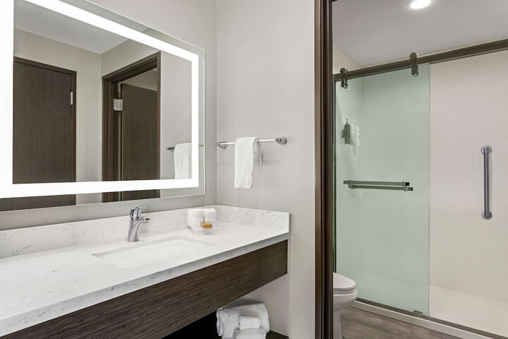 Bathroom shower