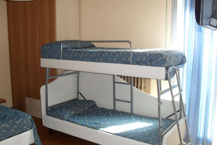 Room 12 of 60