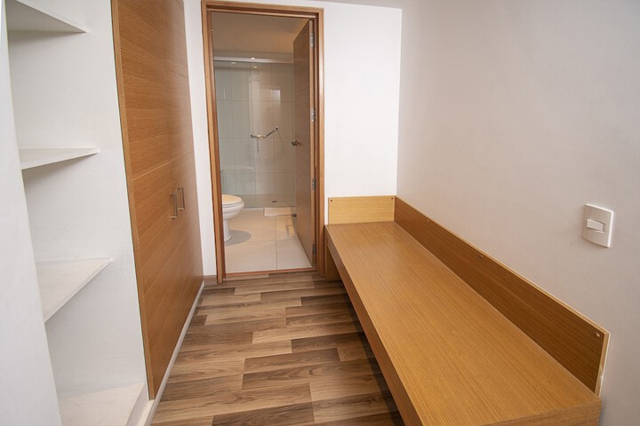 Room 12 of 50