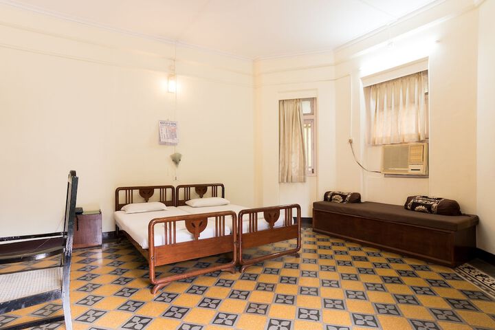 Room 6 of 26