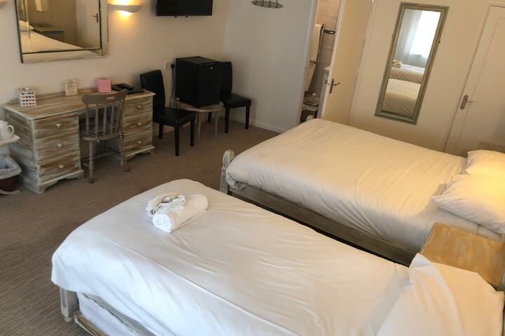 Room 8 of 20