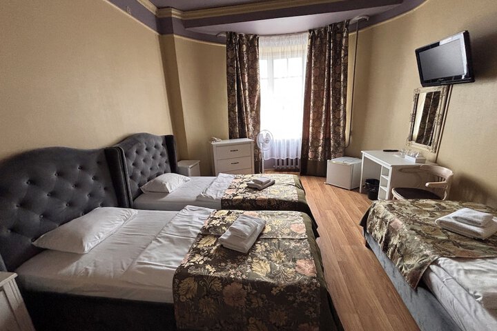 Room 175 of 272