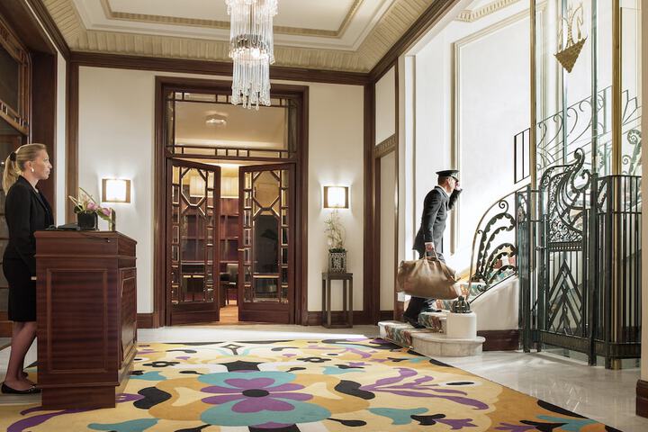 Entrance & Lobby