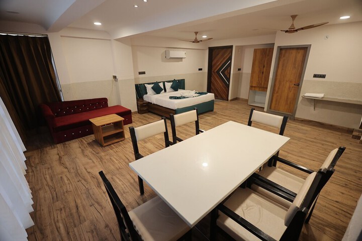 Room 16 of 21
