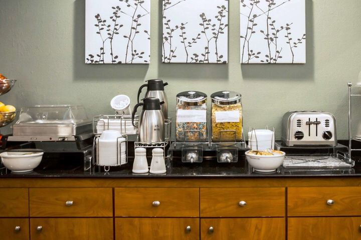 Breakfast area