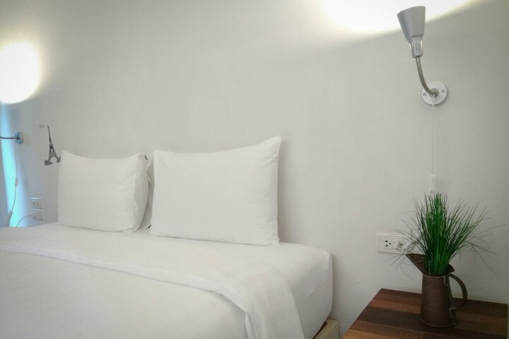 Room 4 of 46