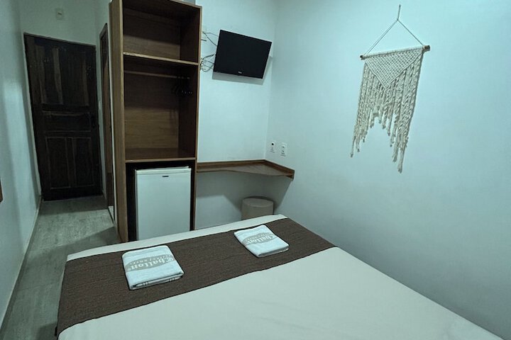 Room 3 of 25