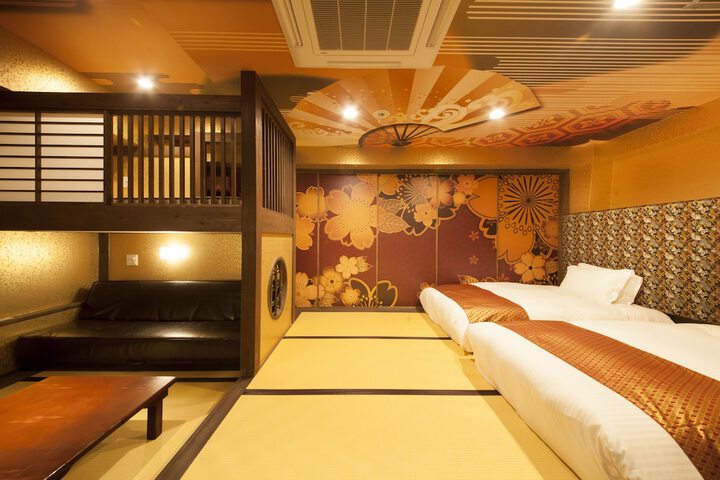 Room 13 of 74