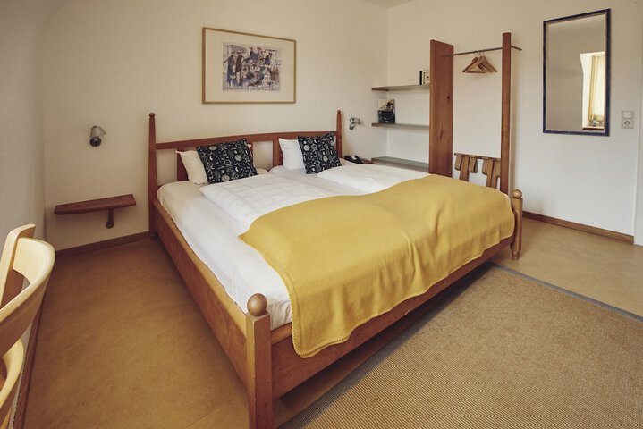 Room 6 of 108