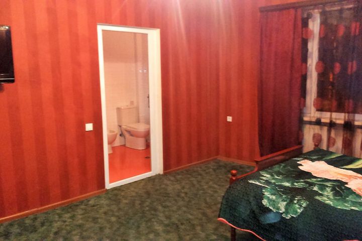 Room 33 of 54