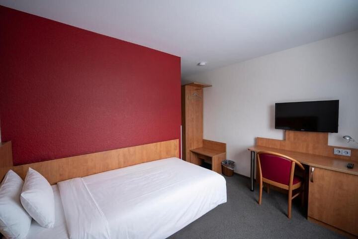 Photo of Hotel Pale Wolfsburg 24H Self Check-in