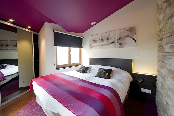 Room 12 of 42