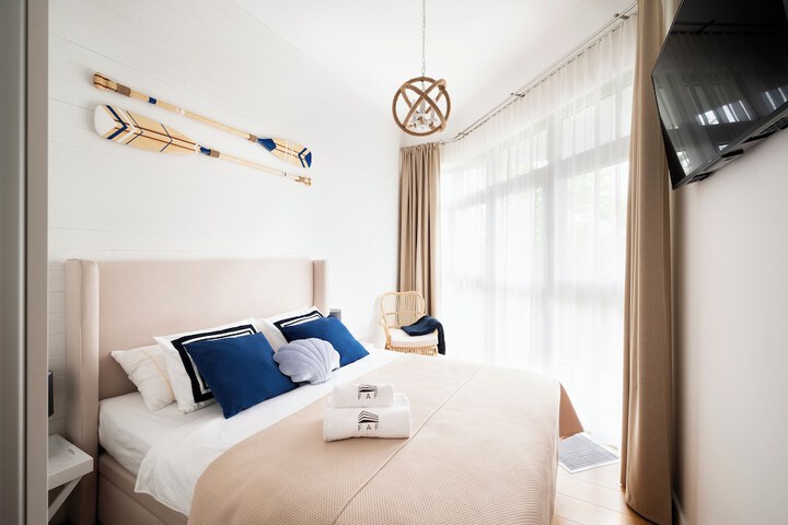 Room 25 of 174