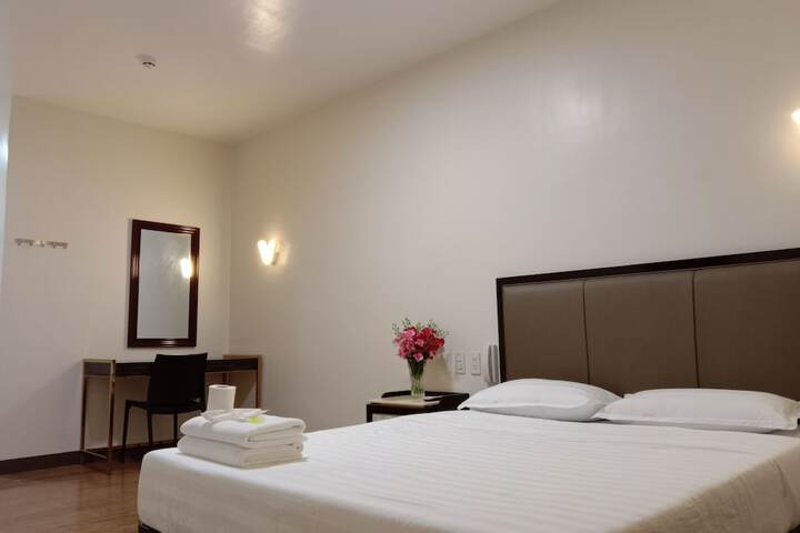 Room 4 of 40