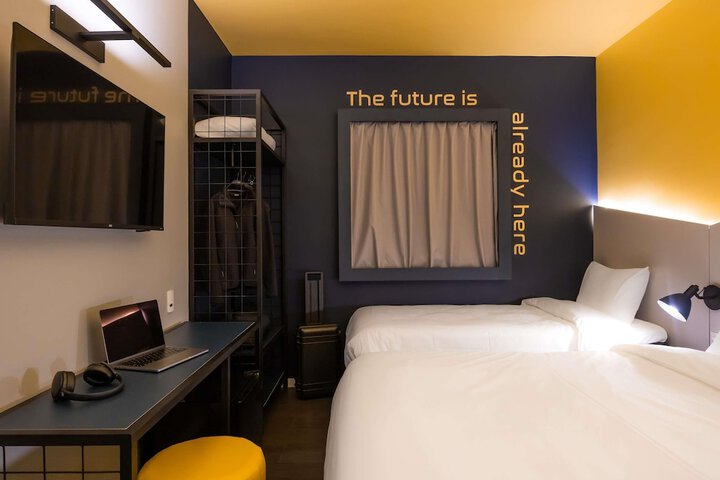 Room 6 of 38