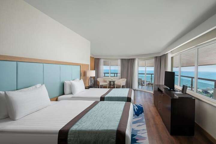 Room 32 of 227