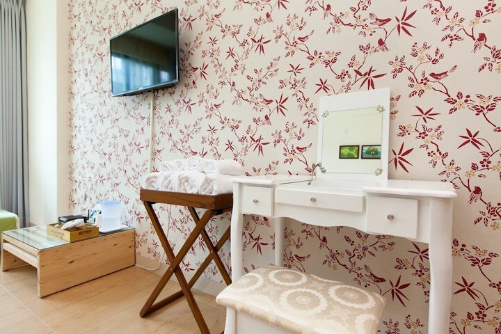 Room 12 of 13