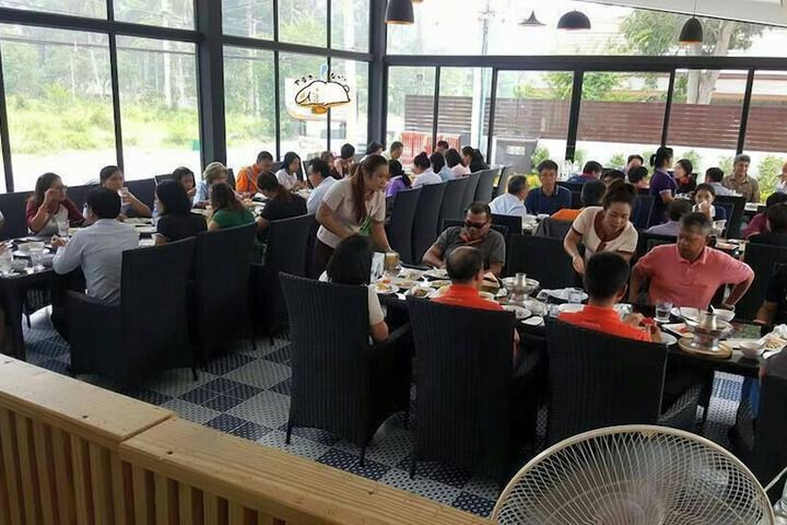 Dining 34 of 44