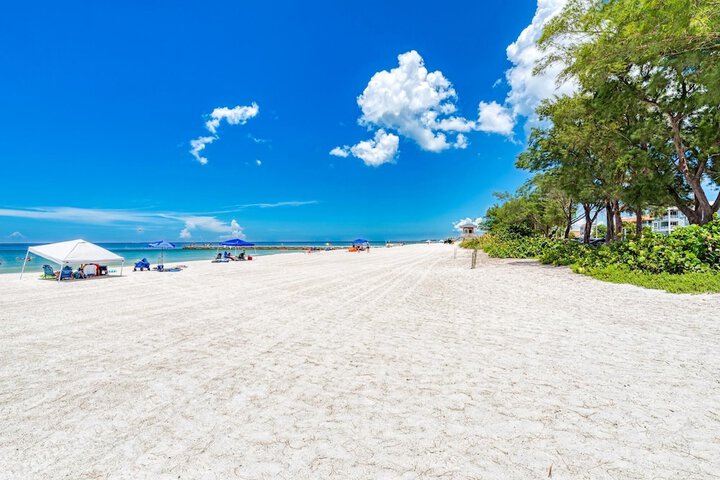 AMI Lighthouse Cottage-one Minute Walk To The Beach-keyless Locks