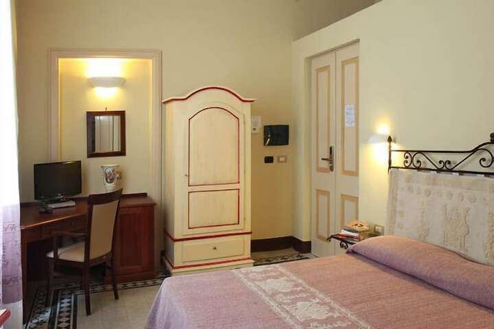Room 18 of 68