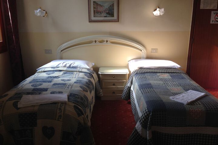 Room 26 of 50