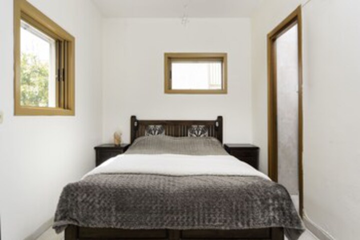 Room 5 of 20