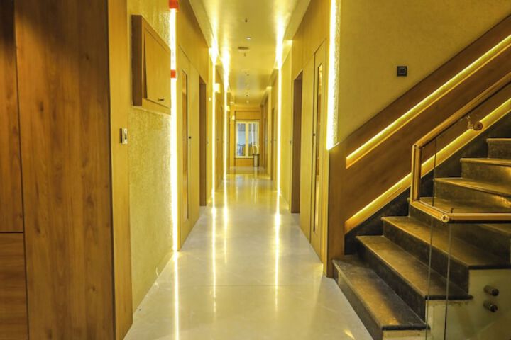Ballroom/Hall 38 of 40