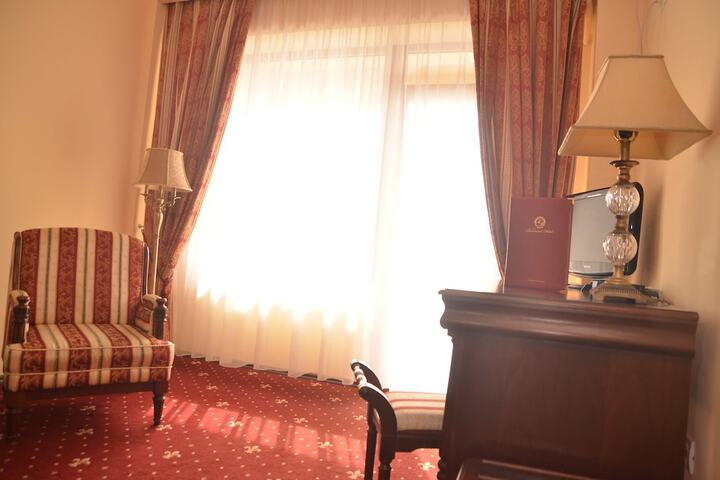 Room 8 of 44
