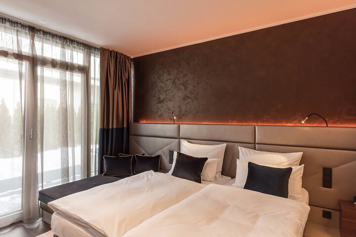 Room 5 of 48