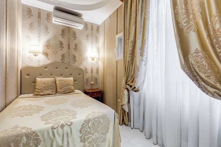 Room 14 of 106