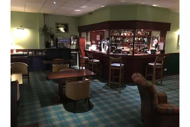 Lounge 43 of 75