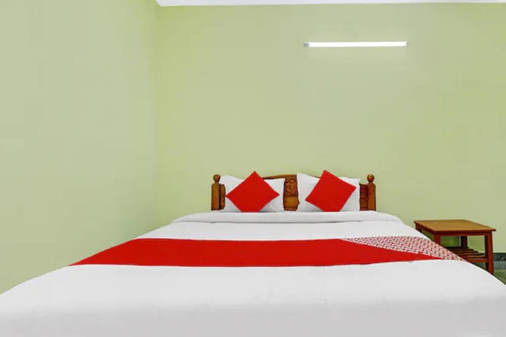 Room 7 of 8