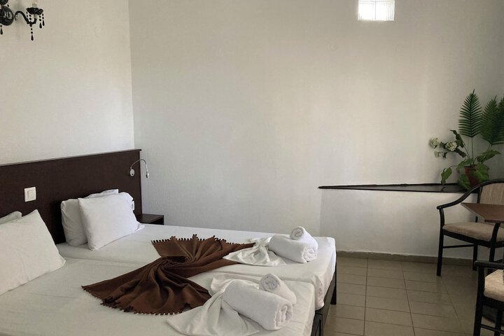 Room 37 of 106