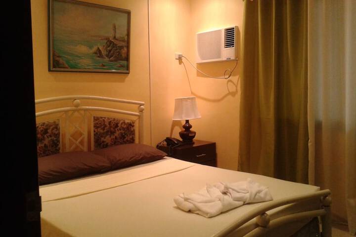 Room 8 of 12