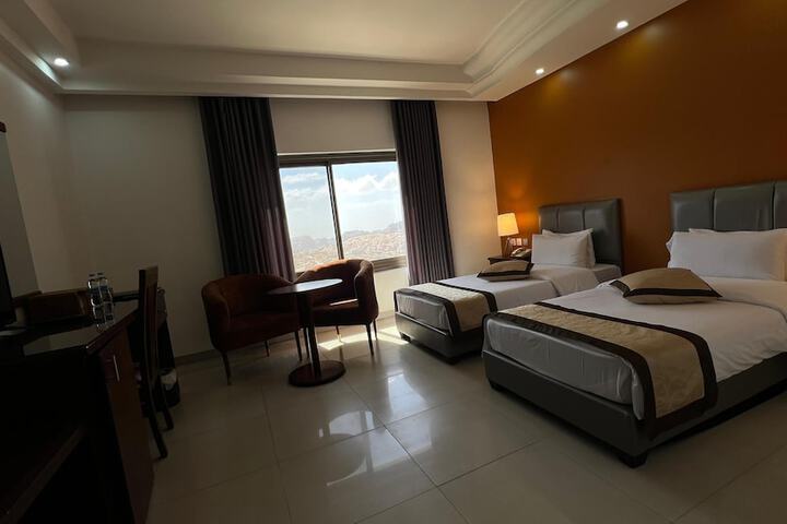 Room 17 of 36