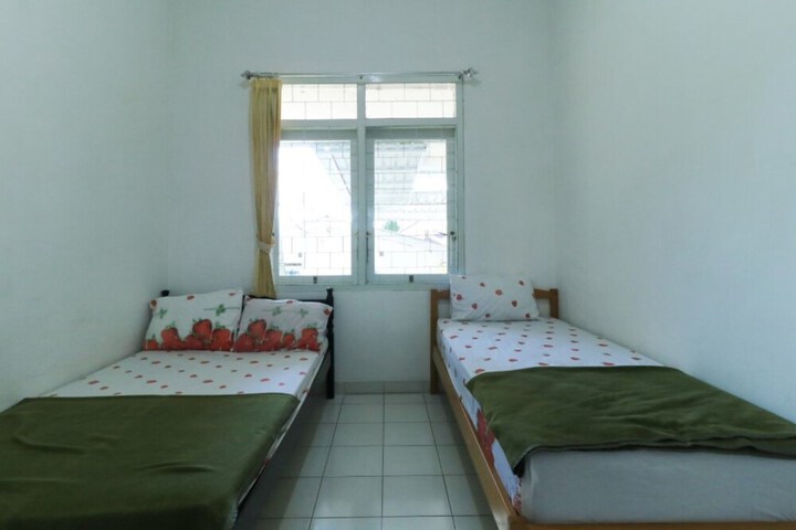 Room 14 of 65