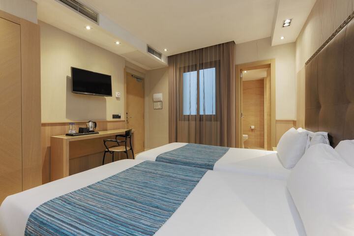 Room 11 of 68