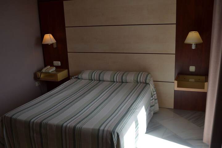 Room 13 of 30